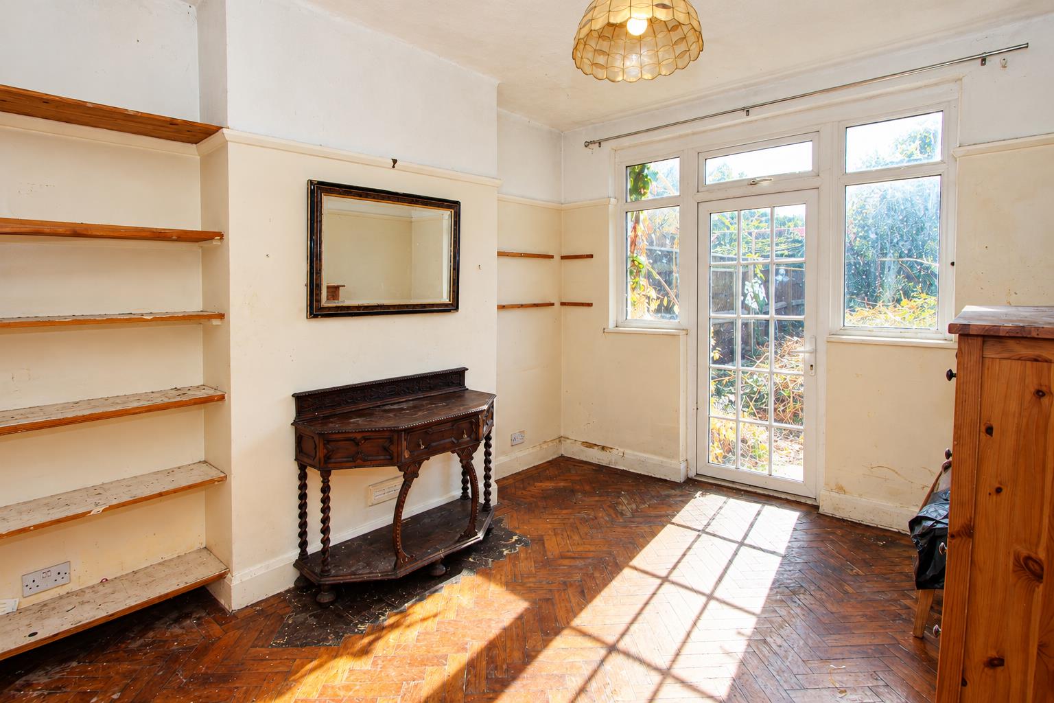 Westmead Road, Sutton